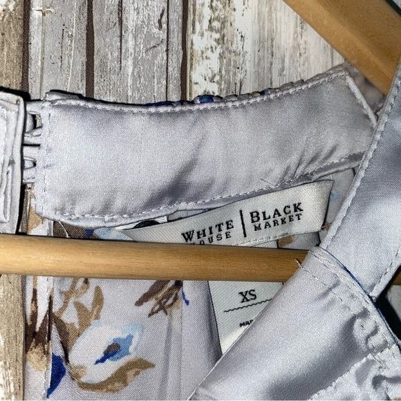 White House Black Market Lavender Floral Sleeveless Blouse - Picture 8 of 8